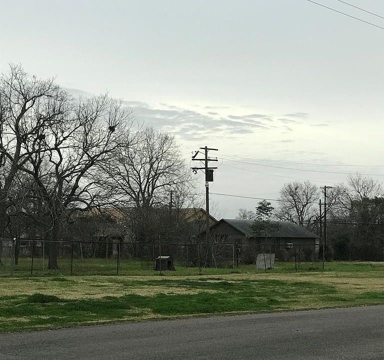 1st image of 1000 Grannis Ave