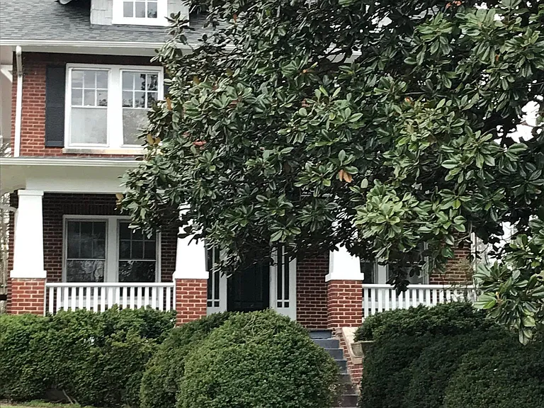 2132 Brandon Ave SW — Photo 1