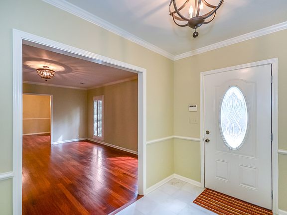 5th image of 2408 Belcher Dr