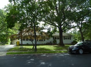 11 Royal Ave, Lakewood, NJ 08701