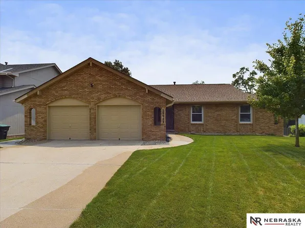 15429 Howe St, Omaha, NE 68144