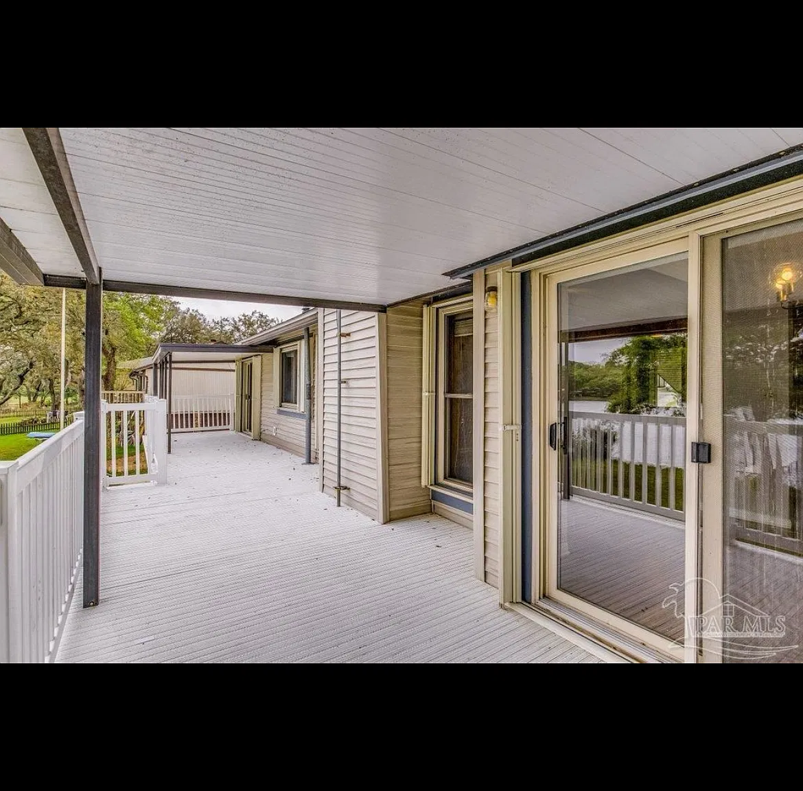 4 bed, 2.5 bath, 1633 sqft, $2,500 — Photo 2