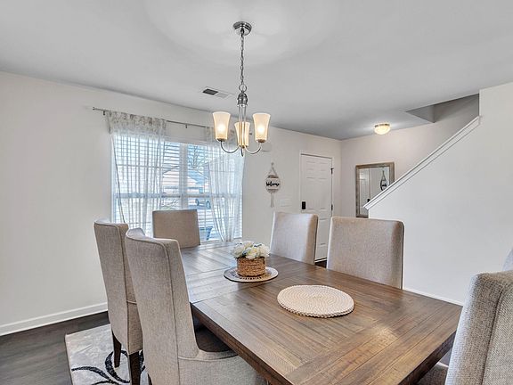 4th image of 599 Craftsman Ln