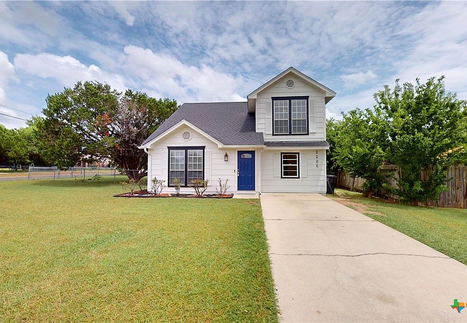 1st image of 2206 Lazy Ridge Dr