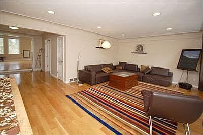 3rd image of 10421 Buxton Ln