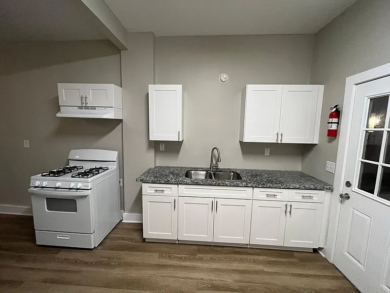 3000 Hodges St #C — Photo 4