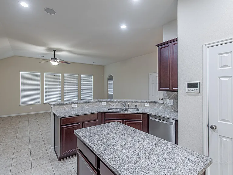 3422 Smart Sands Ln — Photo 10