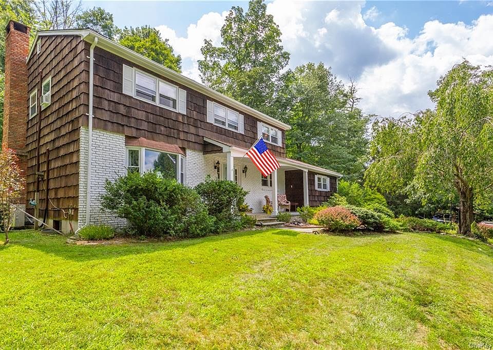 1st image of 24 Farrell Dr