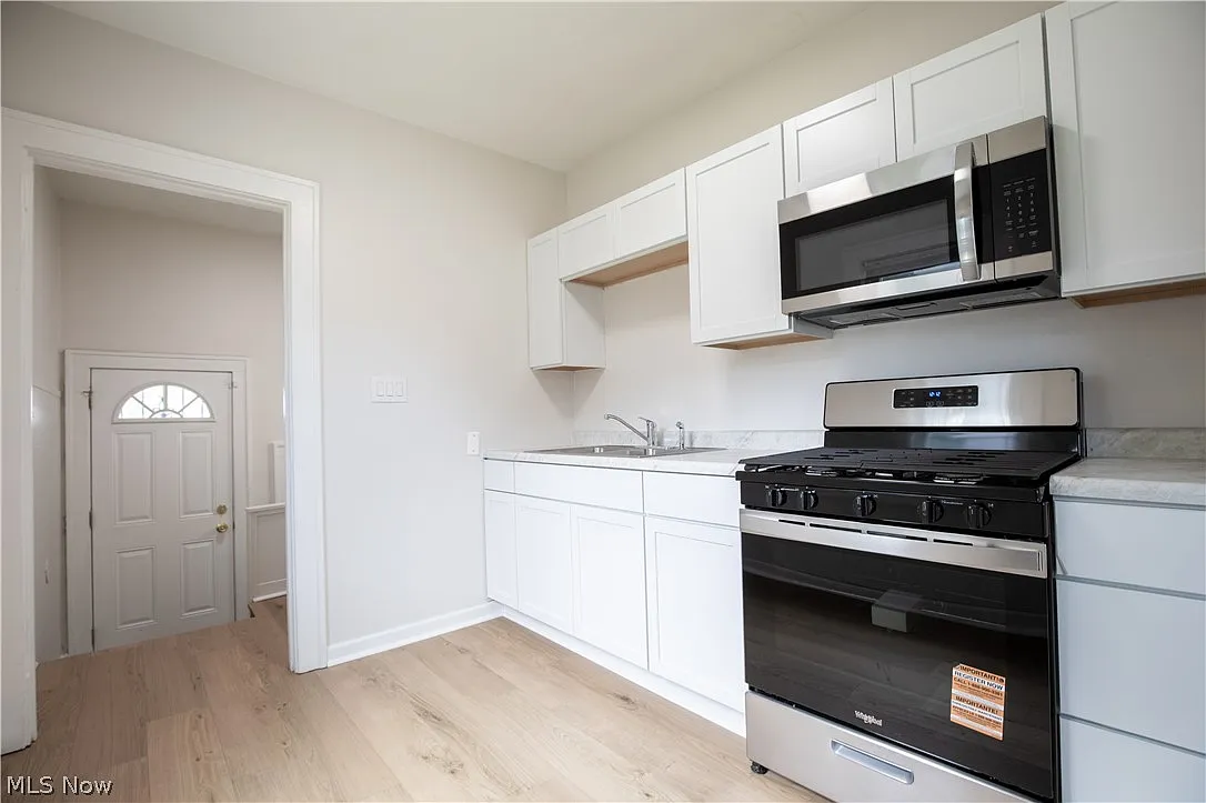 3 bed, 1.5 bath, 1844 sqft, $1,500 — Photo 4