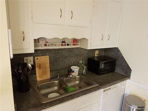 5th image of 471 Bedford Bay Ln