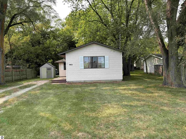 903 N Harris St, Mount Pleasant, MI 48858