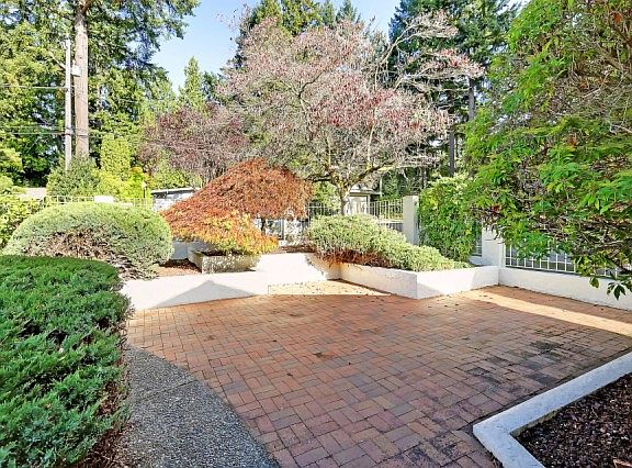2nd image of 3535 NE 187th St