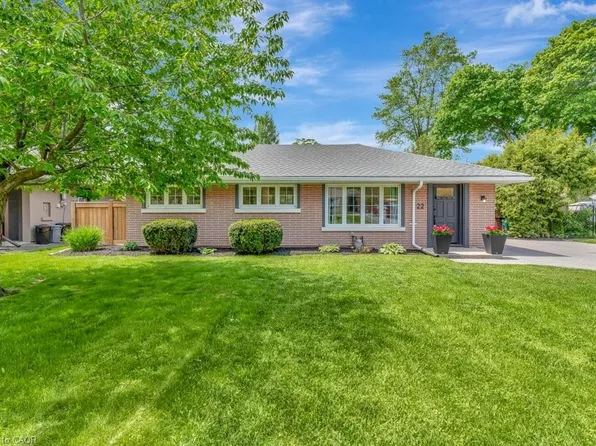 22 Dale Ave, Cambridge, ON N1S 3M6
