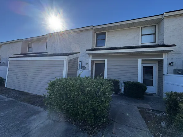 727 S Main St APT 93, Hinesville, GA 31313