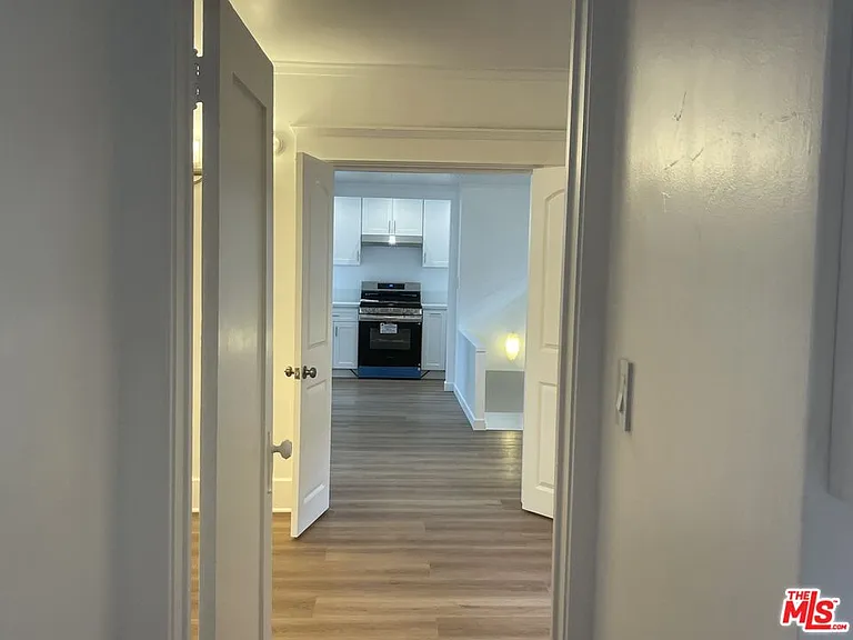 305 S Norton Ave #307-1/2 — Photo 11