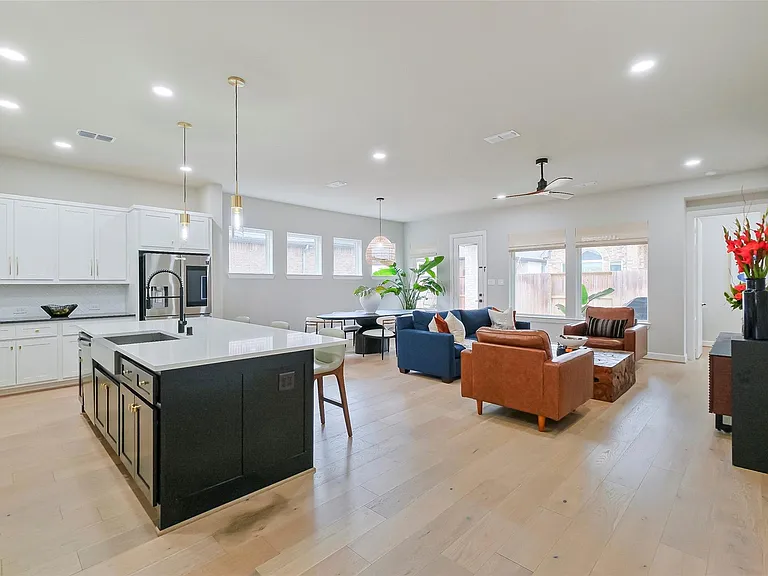 2310 Precision Ln — Photo 13