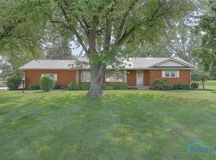 3476 Gwilym Dr, Fostoria, OH 44830