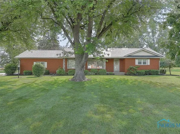 3476 Gwilym Dr, Fostoria, OH 44830