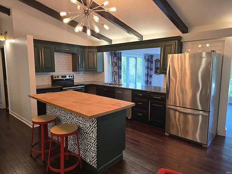 7506 Oak Ln — Photo 8
