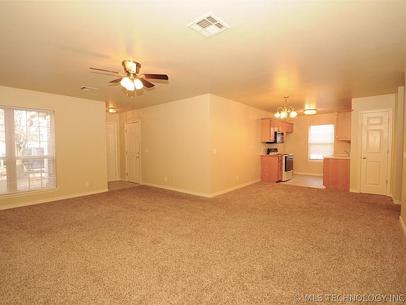 3rd image of 1217 W Jackson Ct