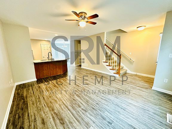 5th image of 102 Weist Pl #110
