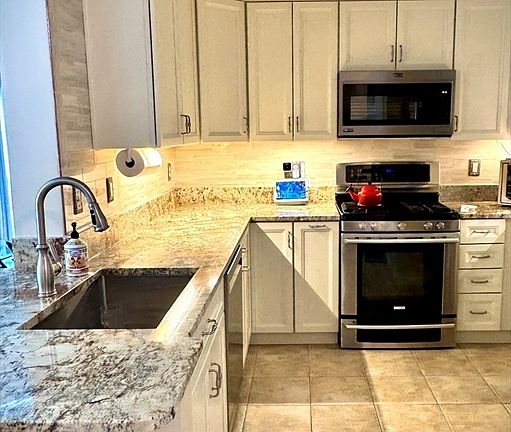 5th image of 38 Village Rd APT 515