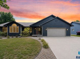 209 W Ironwood St, Brandon, SD 57005