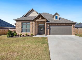 4080 Riverdale Dr, Fayetteville, AR 72701