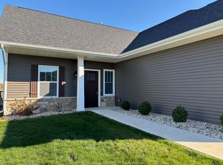 625 Anjali Ct #L, Sycamore, IL 60178