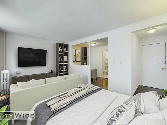 2nd image of 1045 Lexington Ave #4F
