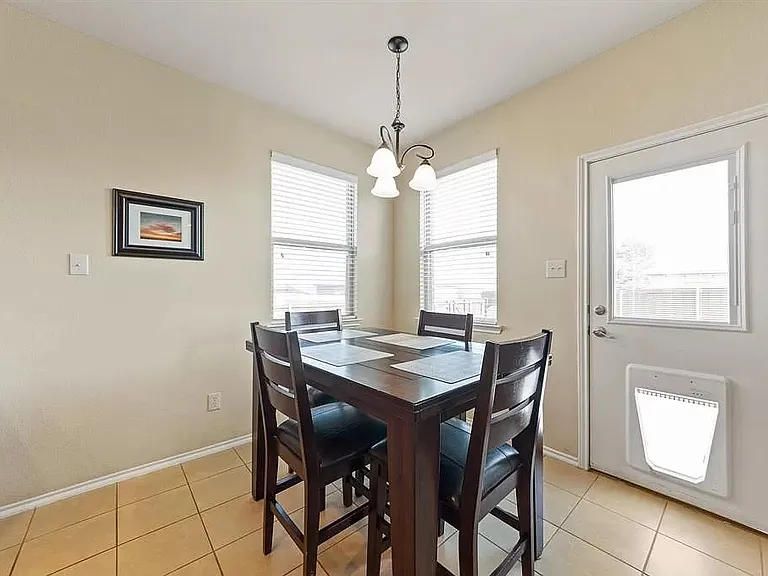 1701 Twin Hills Way — Photo 4