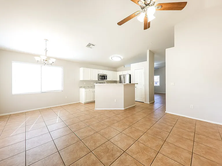 2030 E Wahalla Ln — Photo 8