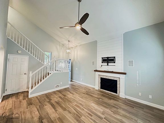 3rd image of 318 Rolling Hills Ln