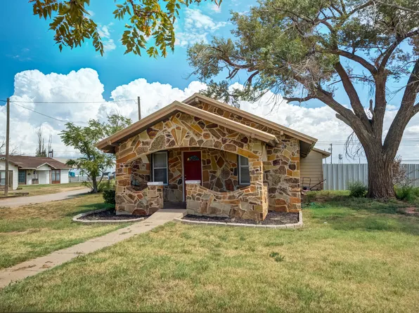 2222 N Main St, Tahoka, TX 79373