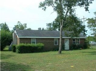 148 Daisy Ln E, Defuniak Springs, FL 32433