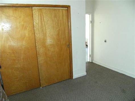 5th image of 555 Lowell Ave