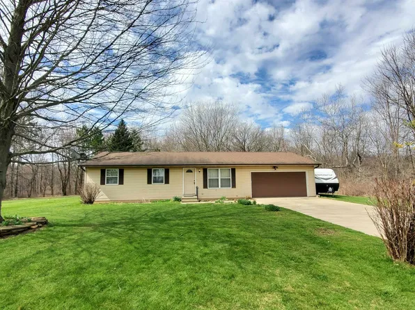 305 N Meadow Ln, Kendallville, IN 46755