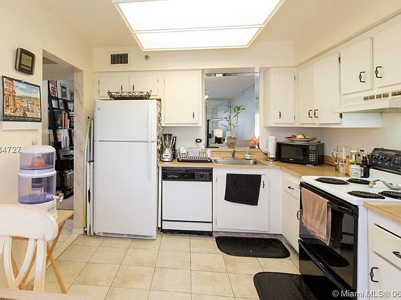 5th image of 4550 NE 18th Ave #605