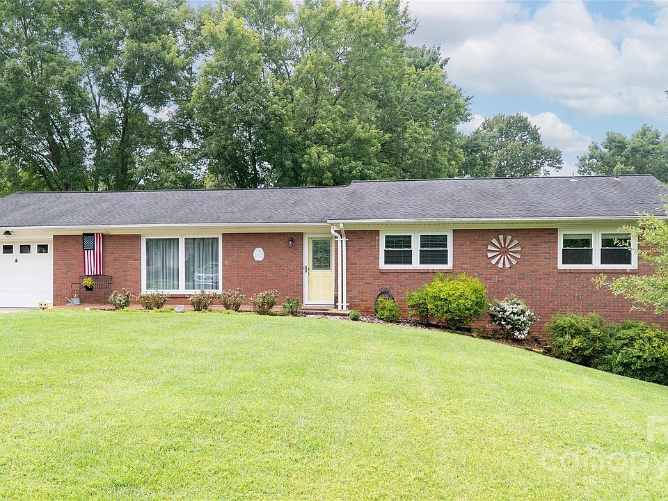 1st image of 167 Oakdale Dr