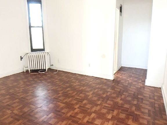 3rd image of 12-10 Astoria Blvd #3RR