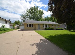 256 Walnut Ln, Apple Valley, MN 55124