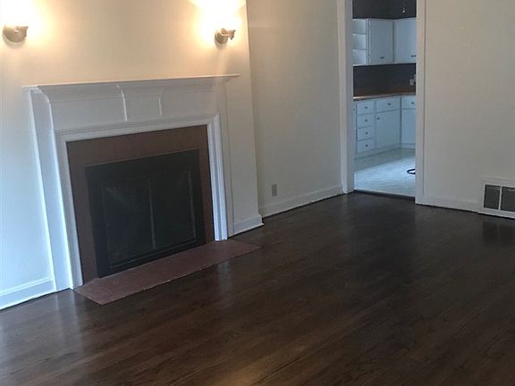 2nd image of 212 Oak Knolls Ave