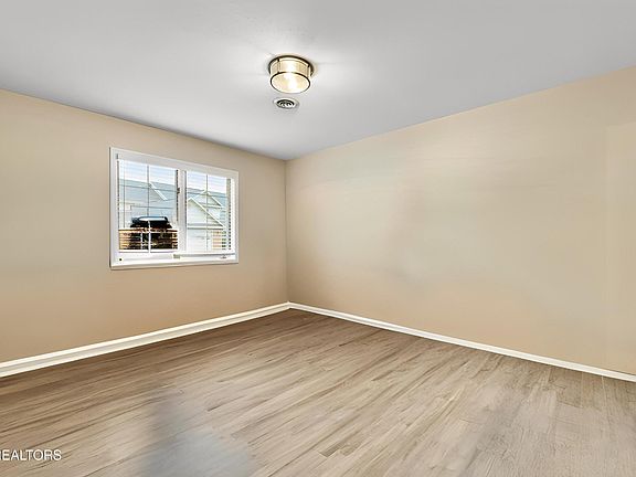 5th image of 1003 Hardwick Dr