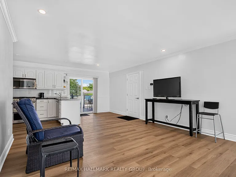 1125 Kenaston St — Photo 9