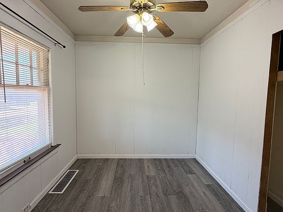 5th image of 919 Royal Rd #1