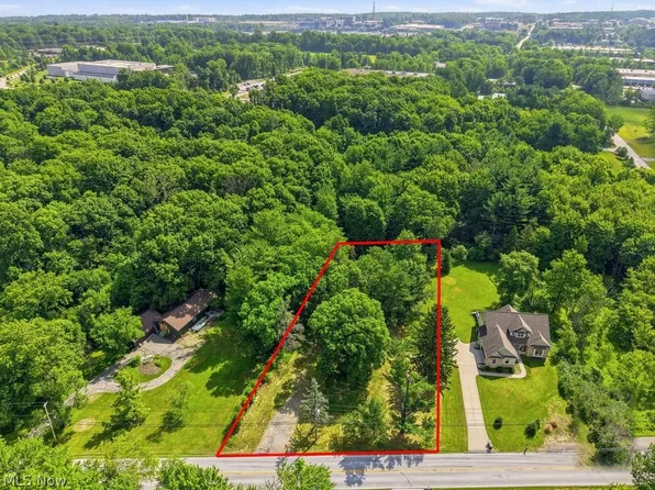 10269 Barr Rd, Brecksville, OH 44141