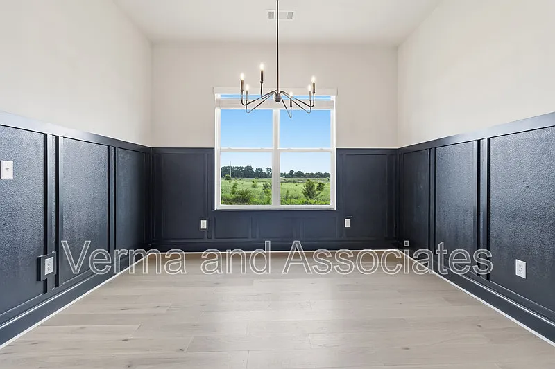 4 bed, 3.0 bath, 2254 sqft, $2,600 — Photo 4
