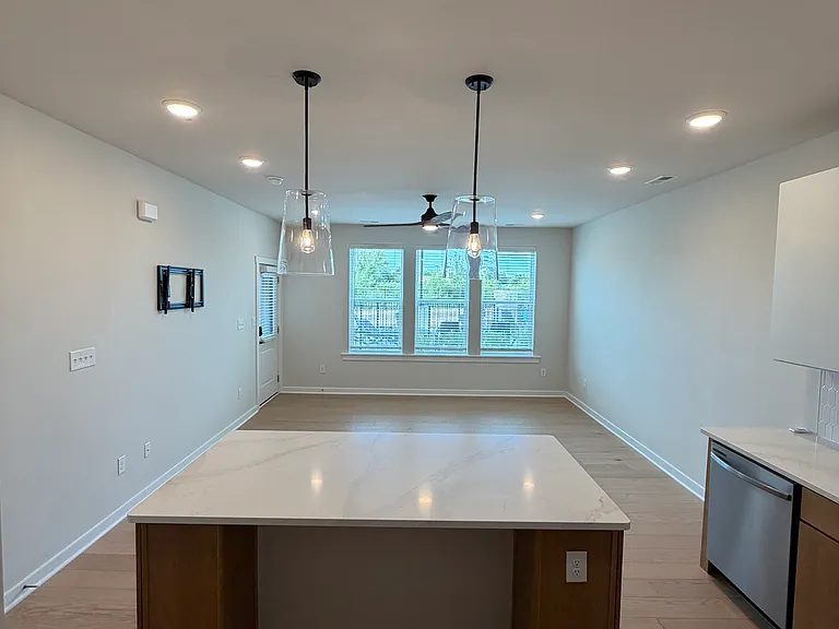 3436 Carlton St #7B — Photo 9