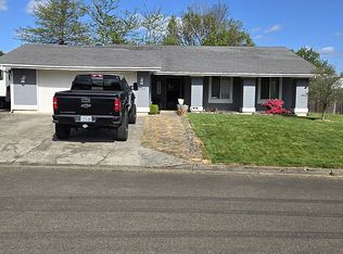 336 Casa De Loma St, Sutherlin, OR 97479