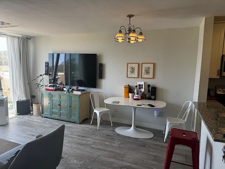 Living Rm/Dining Rm/Kitchen